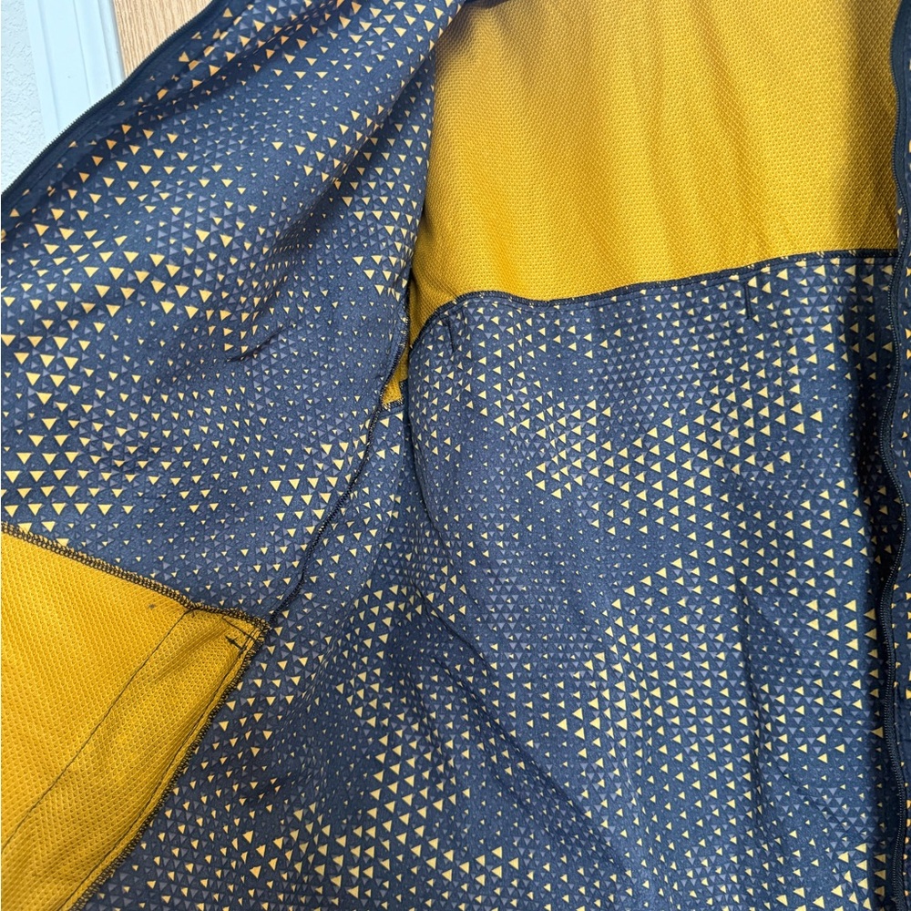Gymshark Sport Windbreaker, M - Picture 7 of 9